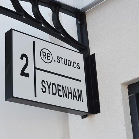 Lovely Studio Apartment With Access For Wheel-Chairs In Sydenham 런던 외부 사진