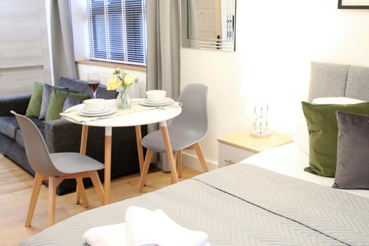 Lovely Studio Apartment With Access For Wheel-Chairs In Sydenham 런던 외부 사진