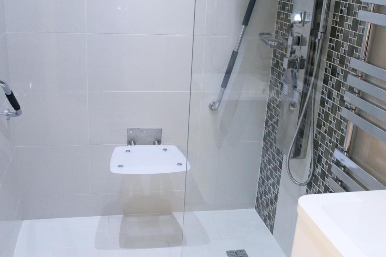 Lovely Studio Apartment With Access For Wheel-Chairs In Sydenham 런던 외부 사진