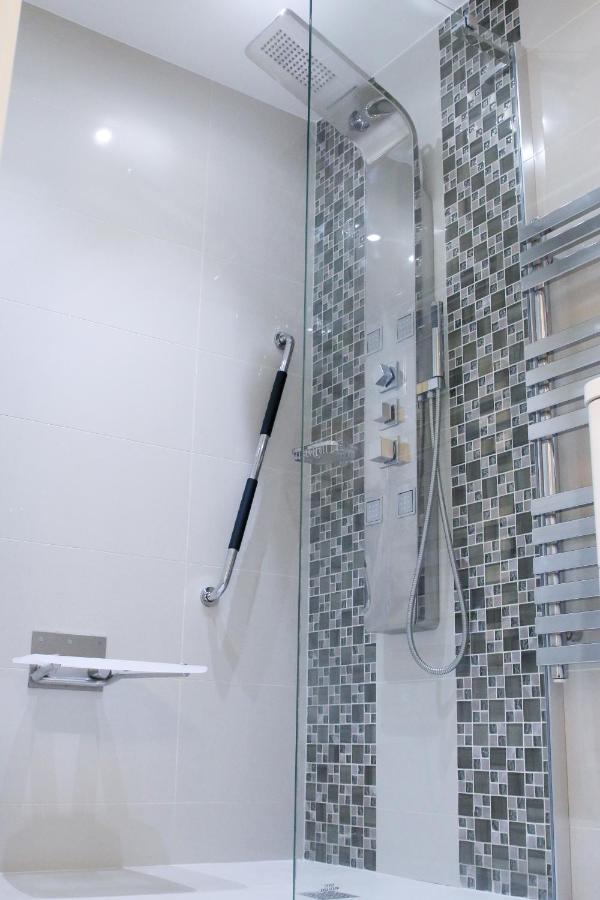 Lovely Studio Apartment With Access For Wheel-Chairs In Sydenham 런던 외부 사진
