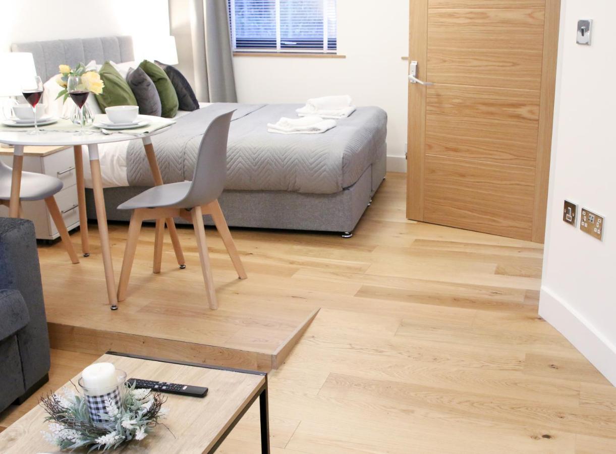Lovely Studio Apartment With Access For Wheel-Chairs In Sydenham 런던 외부 사진