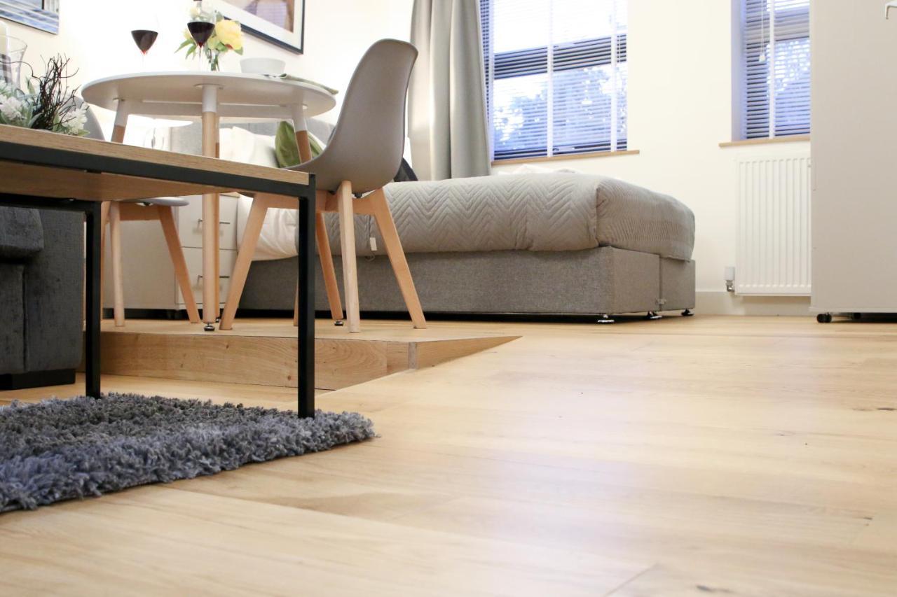 Lovely Studio Apartment With Access For Wheel-Chairs In Sydenham 런던 외부 사진