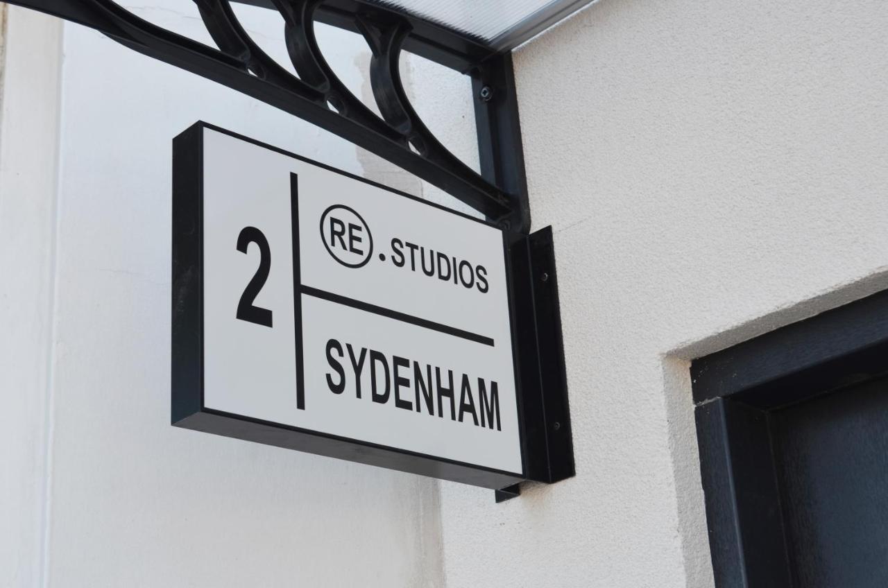 Lovely Studio Apartment With Access For Wheel-Chairs In Sydenham 런던 외부 사진